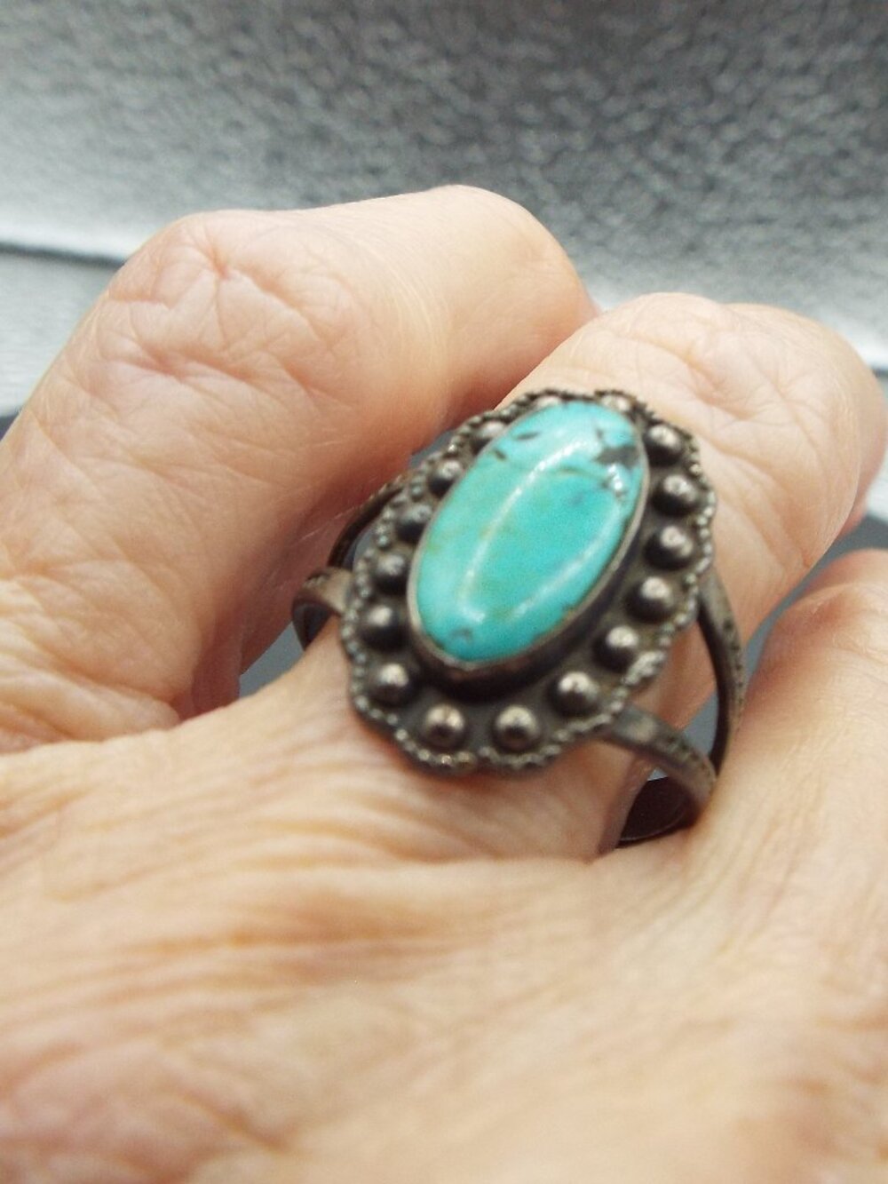 ANTIQUE APACHE 1930'S STERLING & BLUEBIRD MINE TURQUOISE OVAL SZ. 7 RING 15C